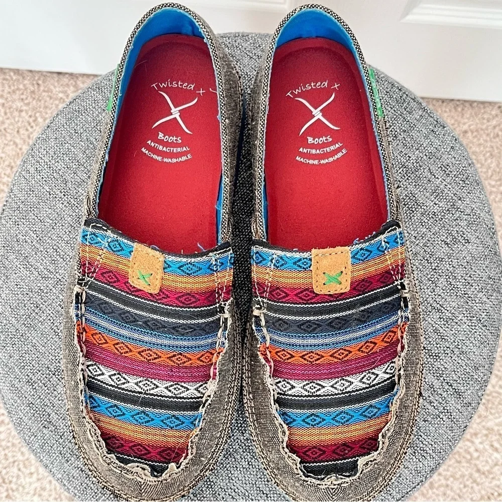 Twisted X eco Slip Ons Loafers Native Print Multi Color Tagged 6.5M *Fit like 7* - Picture 3 of 8